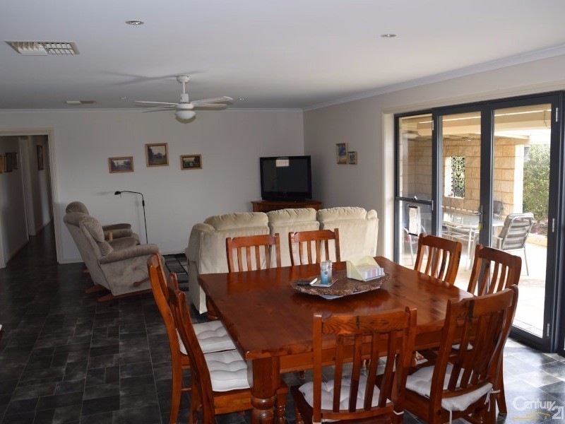 18  Vaucluse Place, Parkes NSW 2870