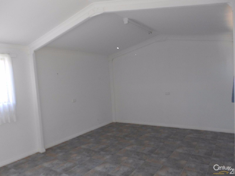 33 Kelly Road, Parkes NSW 2870