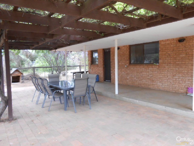 33 Kelly Road, Parkes NSW 2870