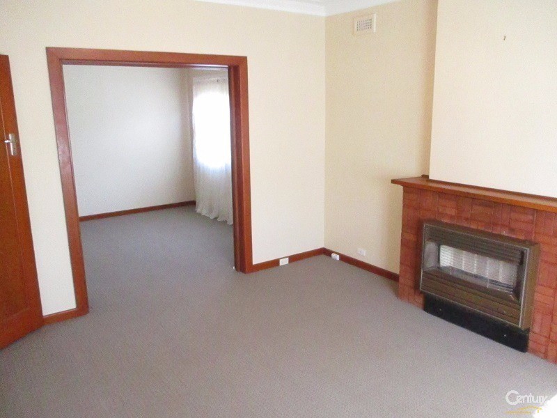27 Mitchell Street, Parkes NSW 2870