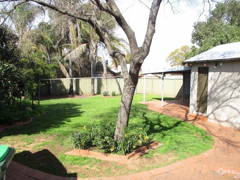 27 Mitchell Street, Parkes NSW 2870