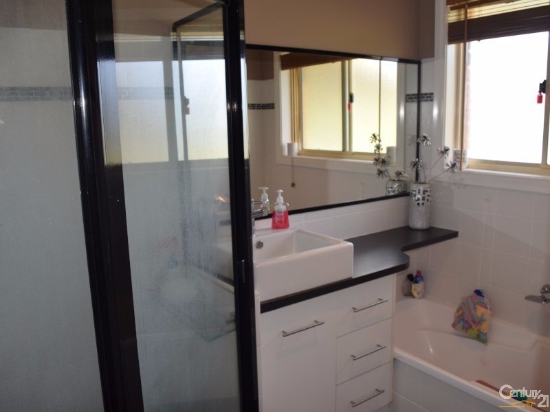 13  Ebelina Crescent, Parkes NSW 2870