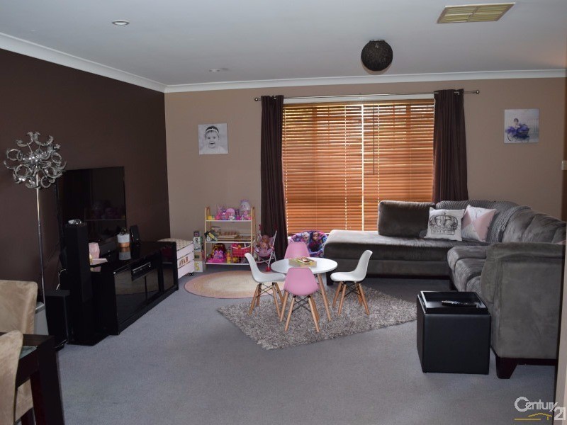 13  Ebelina Crescent, Parkes NSW 2870