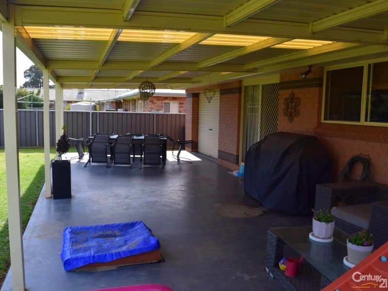 13  Ebelina Crescent, Parkes NSW 2870