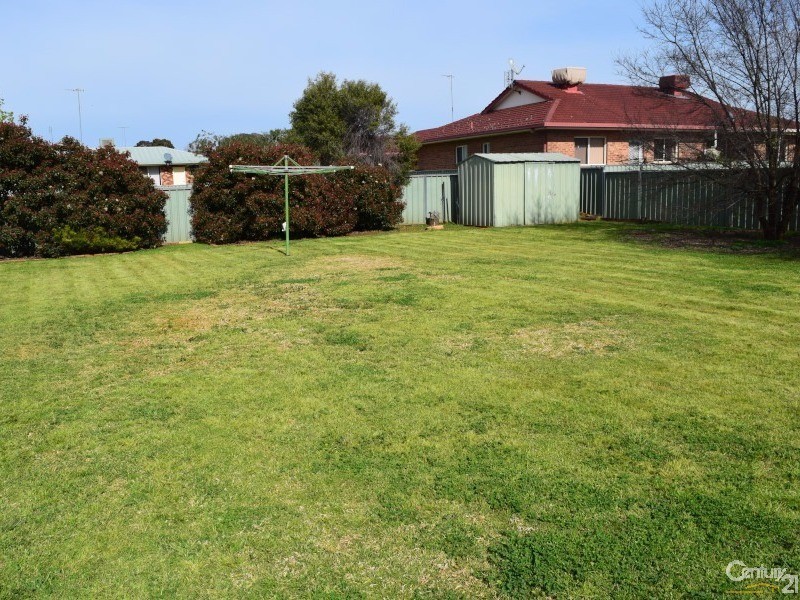 13  Ebelina Crescent, Parkes NSW 2870