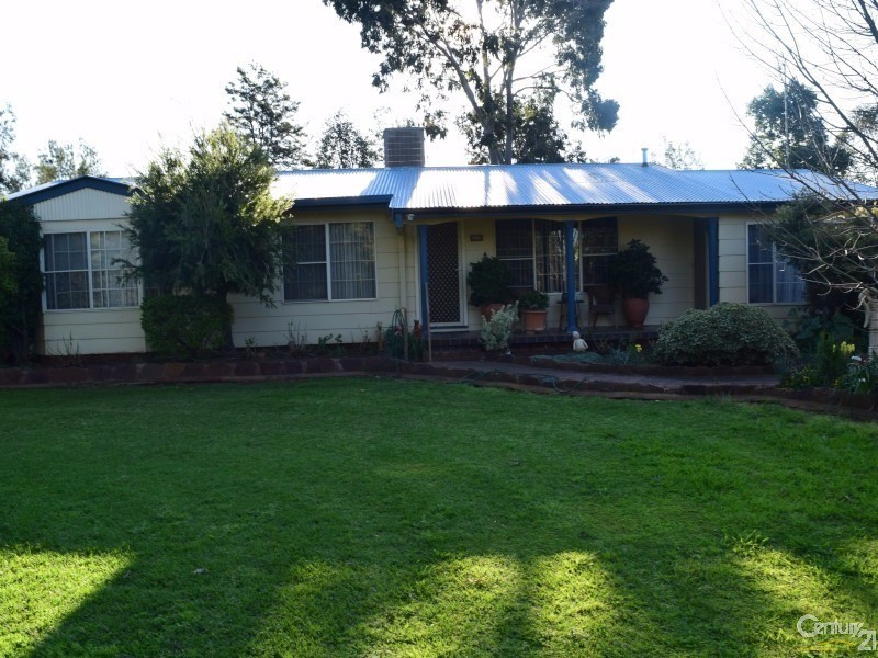 260  Nash Street, Parkes NSW 2870