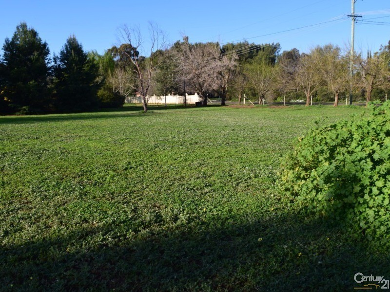 260  Nash Street, Parkes NSW 2870