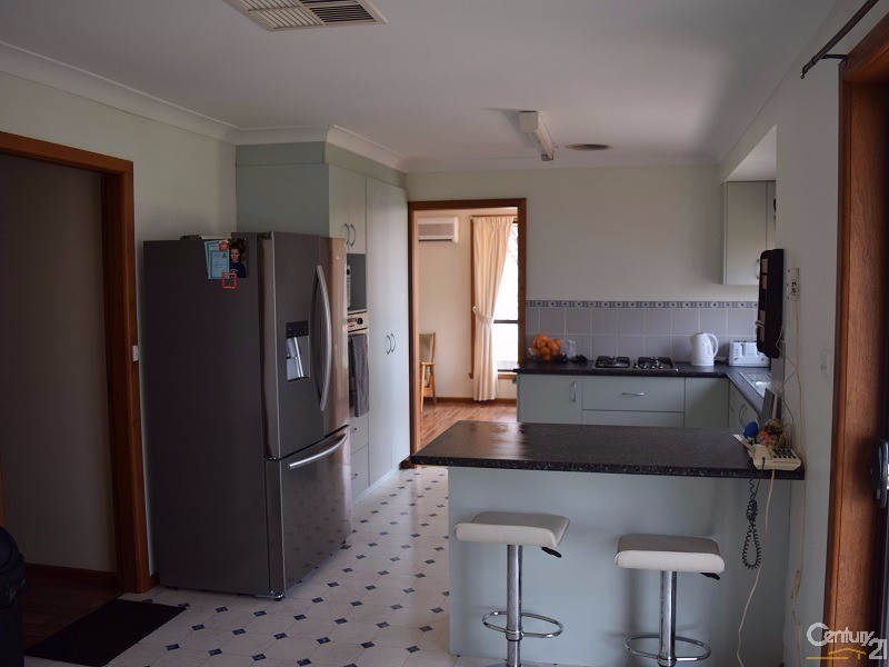 2 Lotus Place, Parkes NSW 2870