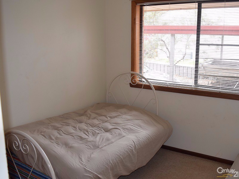 2 Lotus Place, Parkes NSW 2870