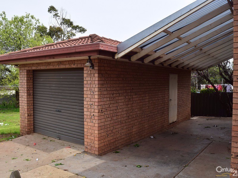 2 Lotus Place, Parkes NSW 2870