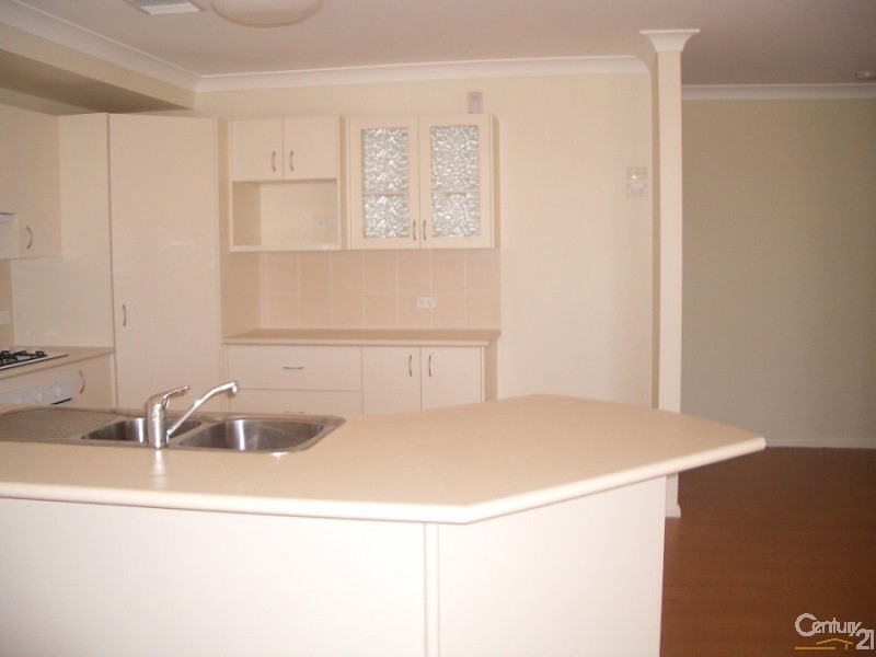 8 Valley View Place, Parkes NSW 2870