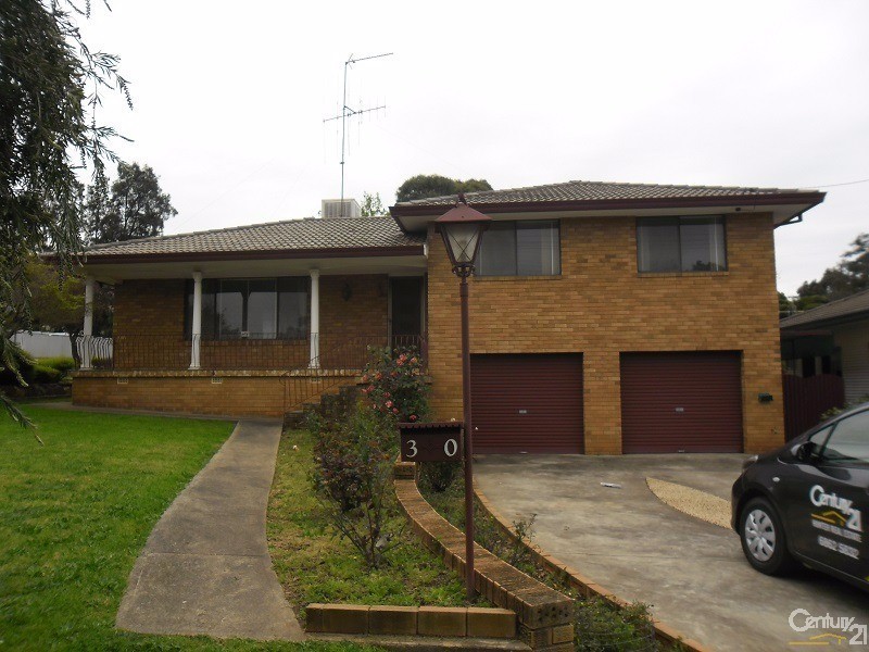 30  Reid St, Parkes NSW 2870