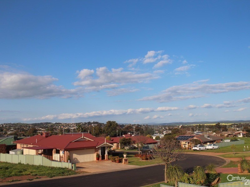 19  Alder Avenue, Parkes NSW 2870