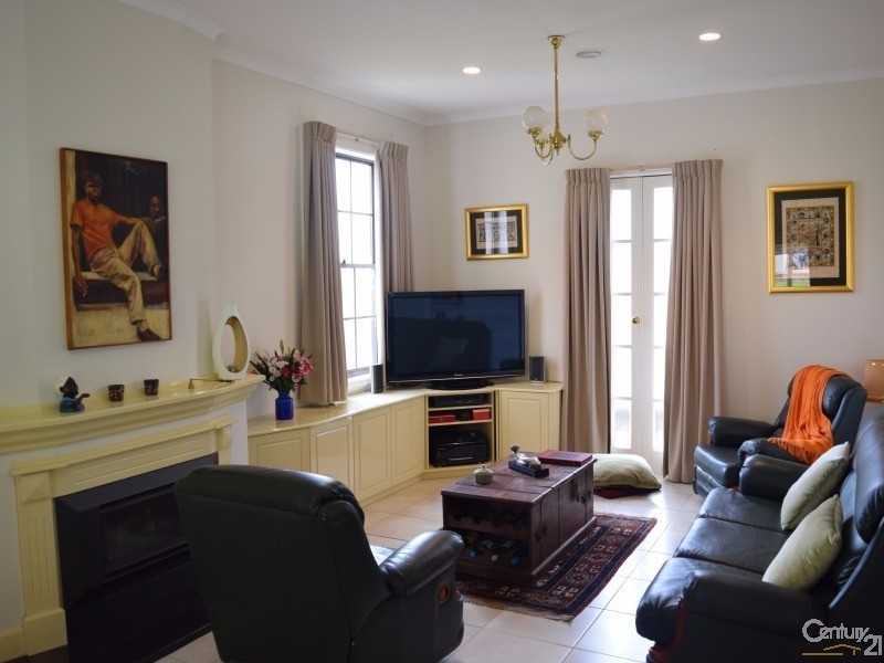 28 Gap Street, Parkes NSW 2870