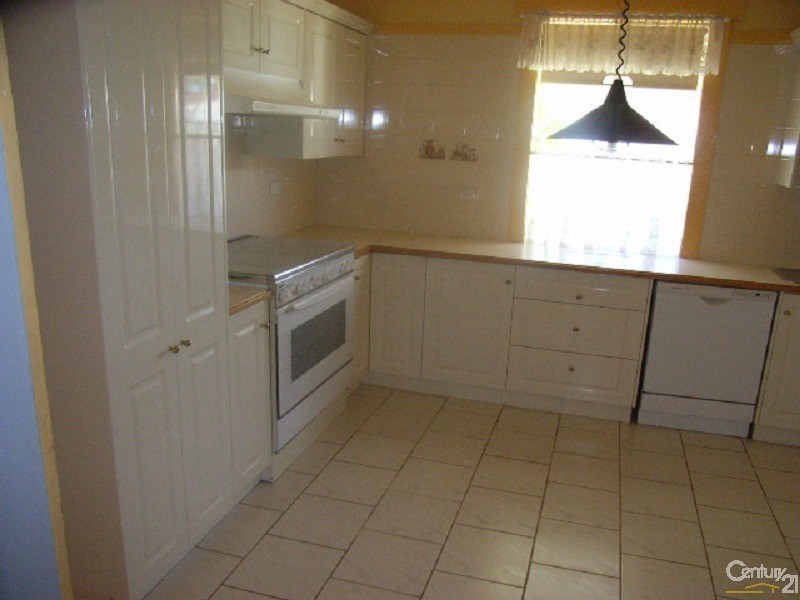 63 Bushman Street, Parkes NSW 2870