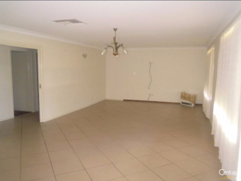 10 Werona Place, Parkes NSW 2870