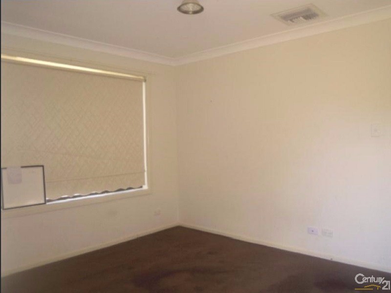 10 Werona Place, Parkes NSW 2870