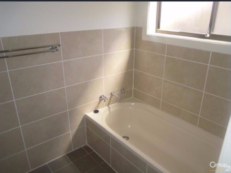 10 Werona Place, Parkes NSW 2870