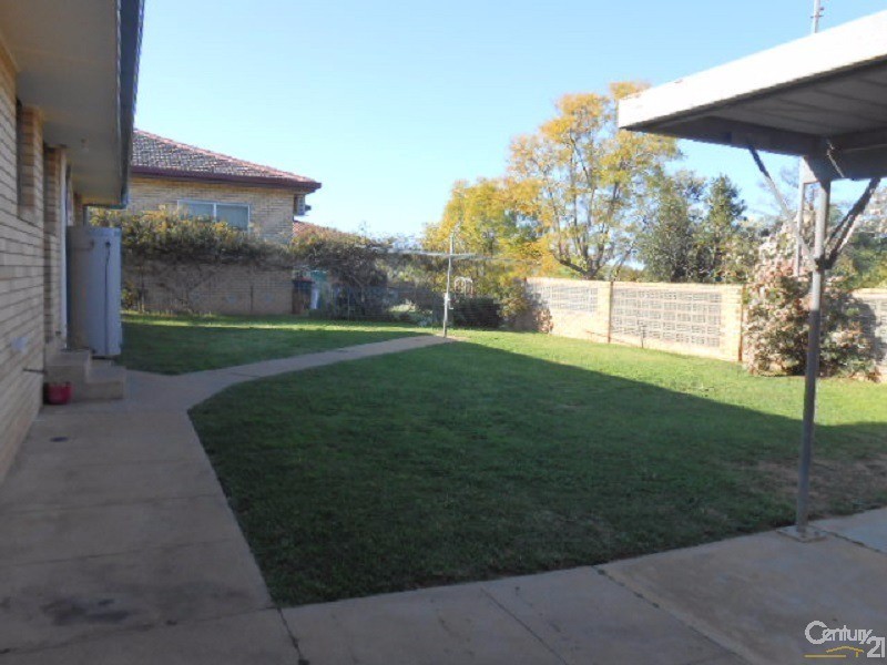 13 Mengarvie Road, Parkes NSW 2870