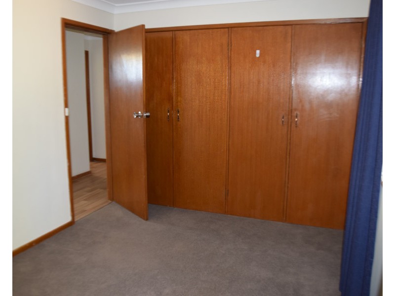 13 Mengarvie Road, Parkes NSW 2870