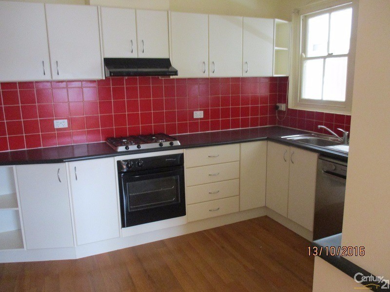 10 Oswin Street, Parkes NSW 2870
