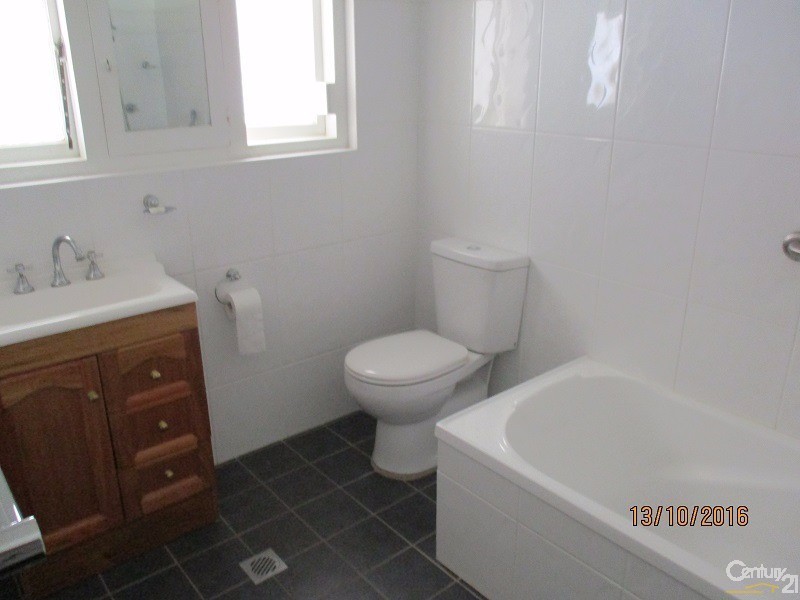 10 Oswin Street, Parkes NSW 2870