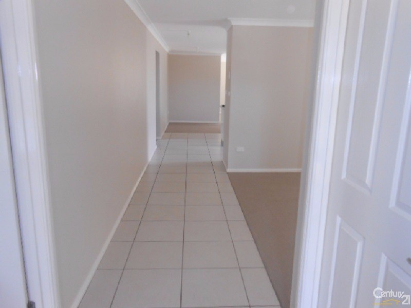 1 Thomas Tom Crescent, Parkes NSW 2870