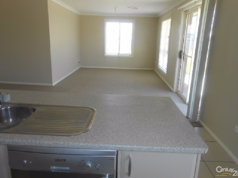 1 Thomas Tom Crescent, Parkes NSW 2870