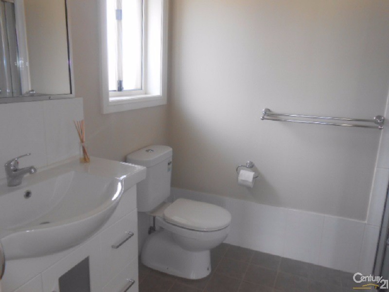 1 Thomas Tom Crescent, Parkes NSW 2870