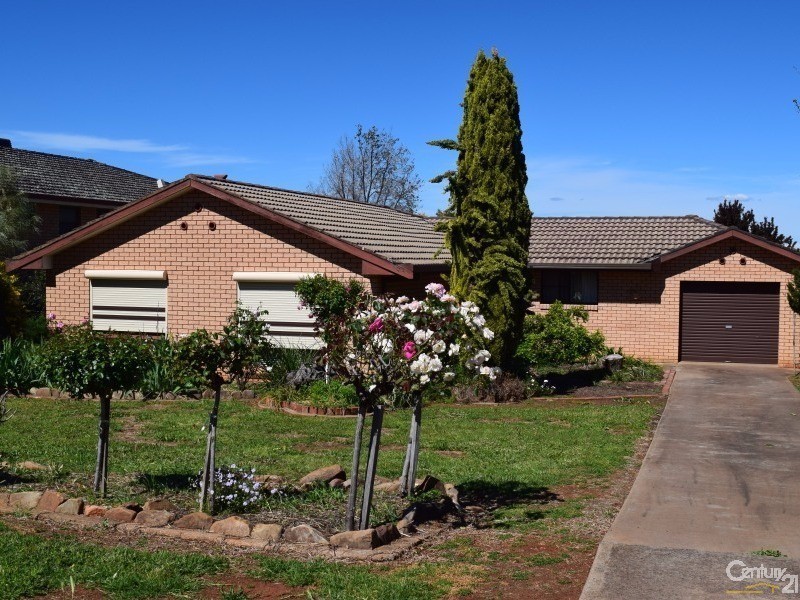 31 Moor Street, Parkes NSW 2870