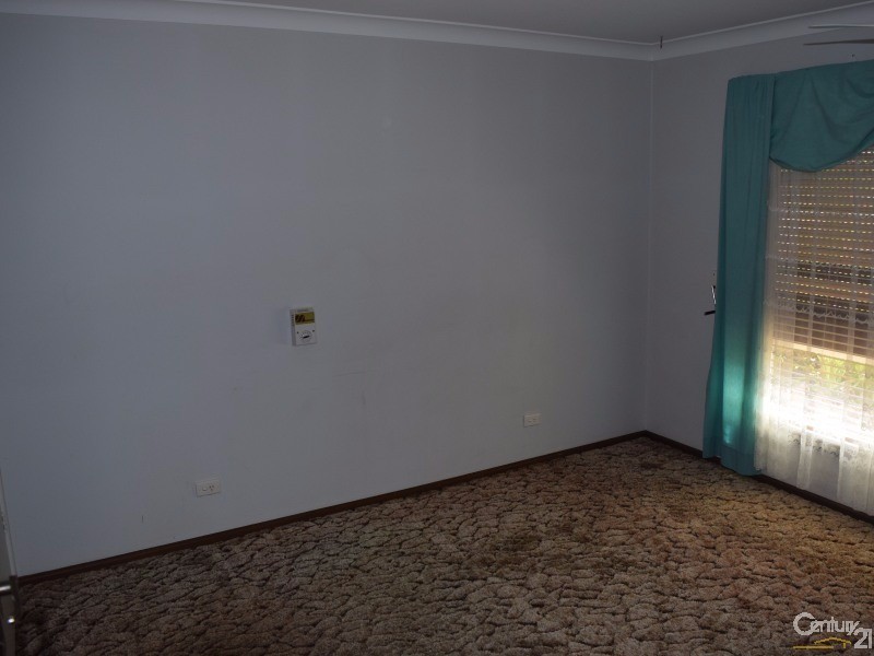 31 Moor Street, Parkes NSW 2870