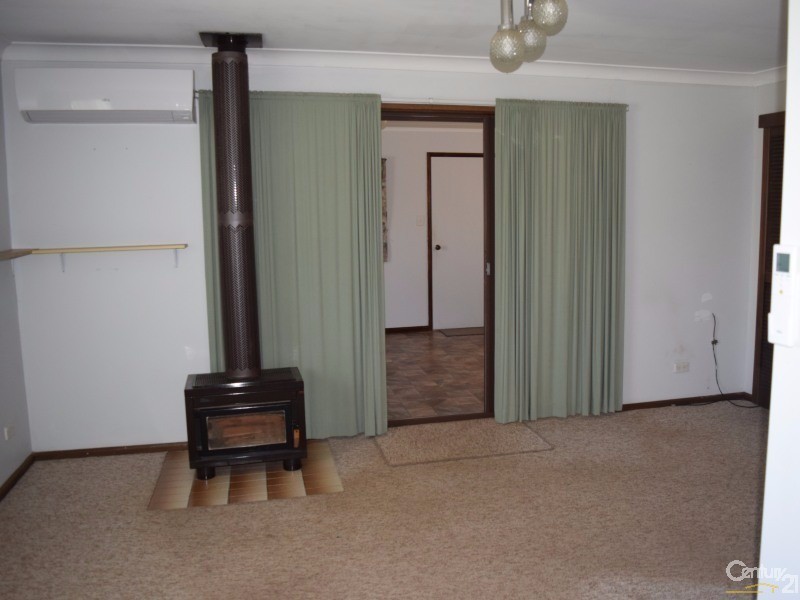 31 Moor Street, Parkes NSW 2870