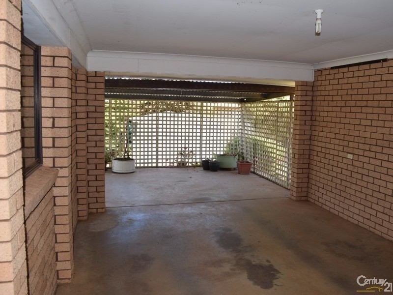 31 Moor Street, Parkes NSW 2870