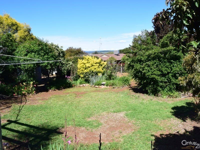 31 Moor Street, Parkes NSW 2870