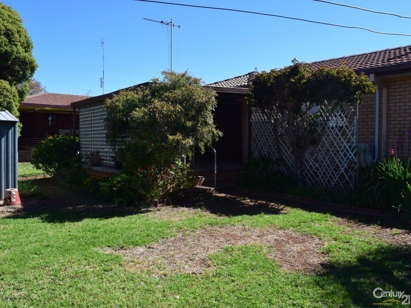 31 Moor Street, Parkes NSW 2870