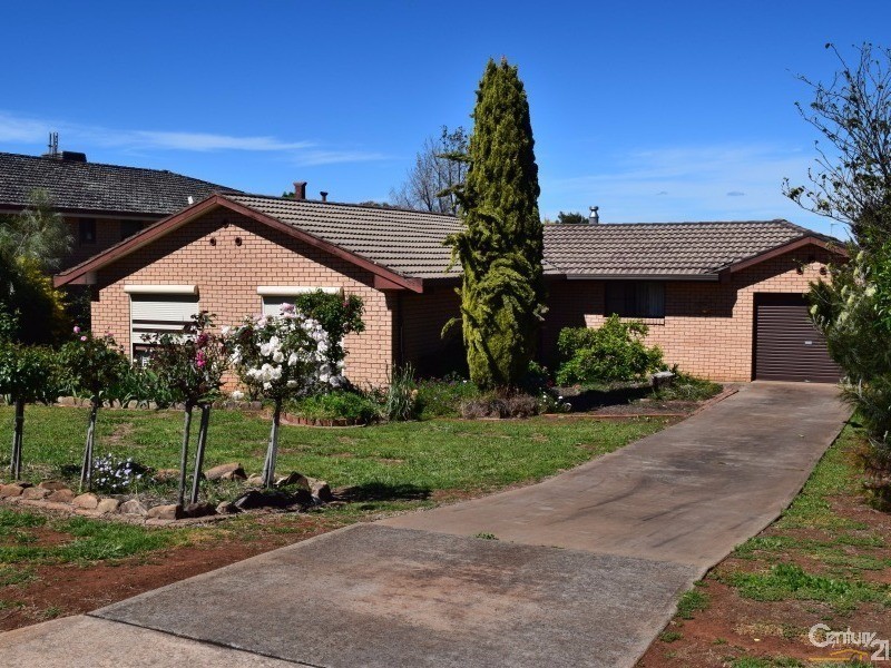 31 Moor Street, Parkes NSW 2870