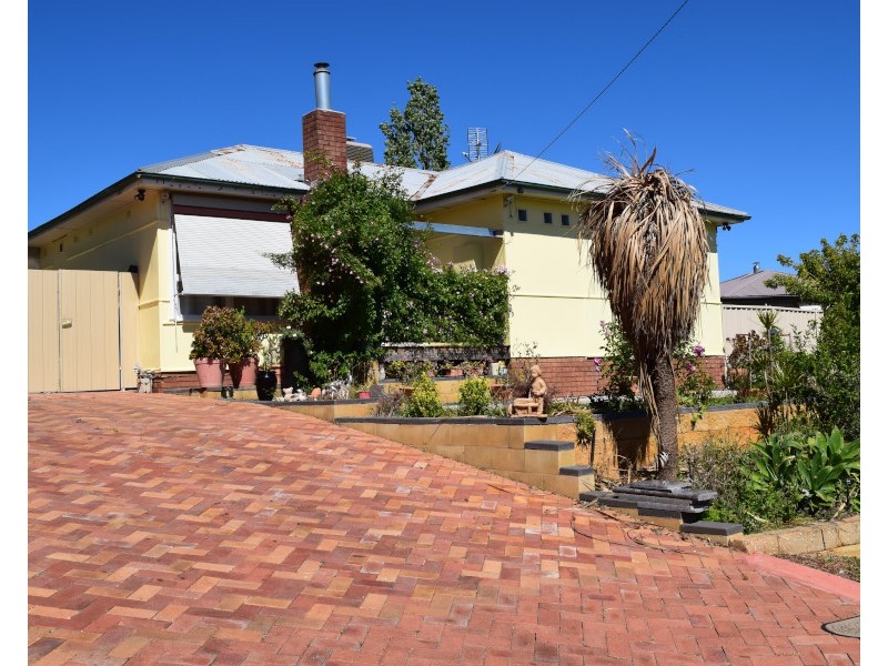 3 Charles Rigg Avenue, Parkes NSW 2870