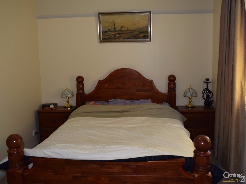 3 Charles Rigg Avenue, Parkes NSW 2870