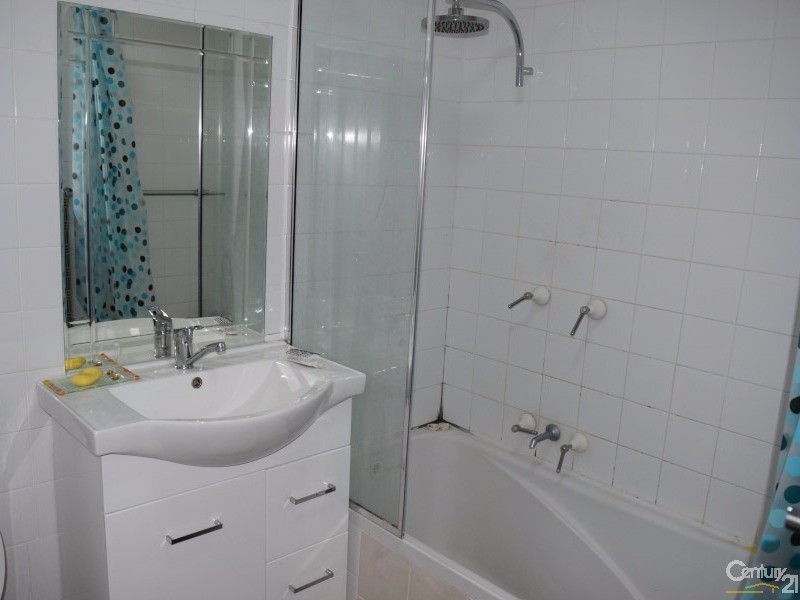 3 Charles Rigg Avenue, Parkes NSW 2870