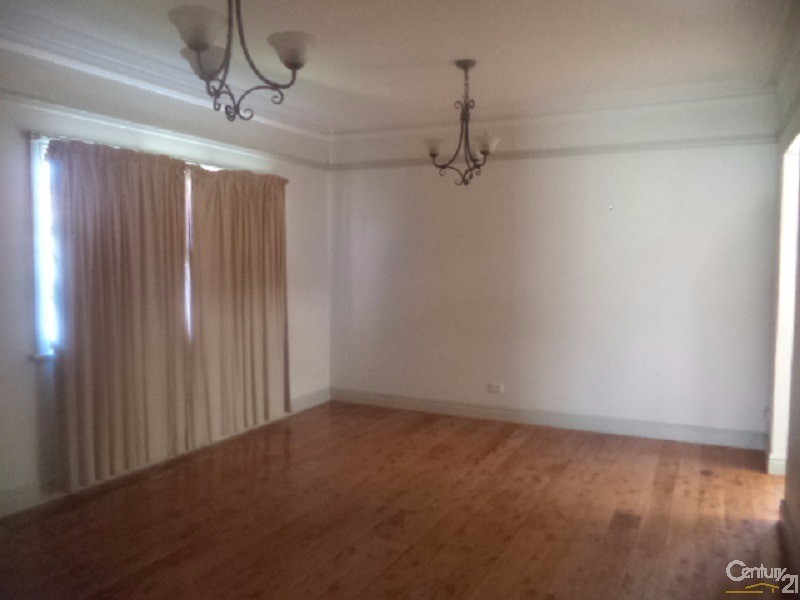 7 Melbourne Street, Parkes NSW 2870