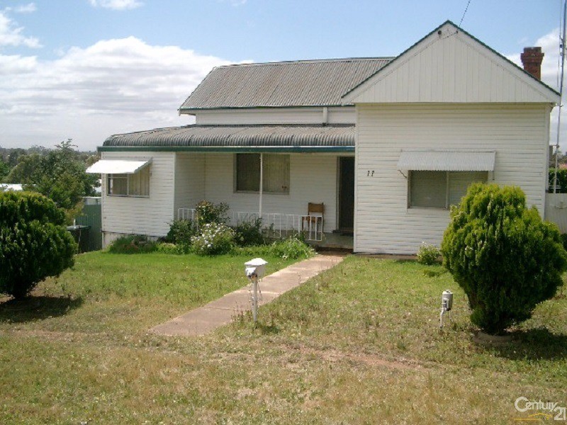 11 Howard Street, Parkes NSW 2870
