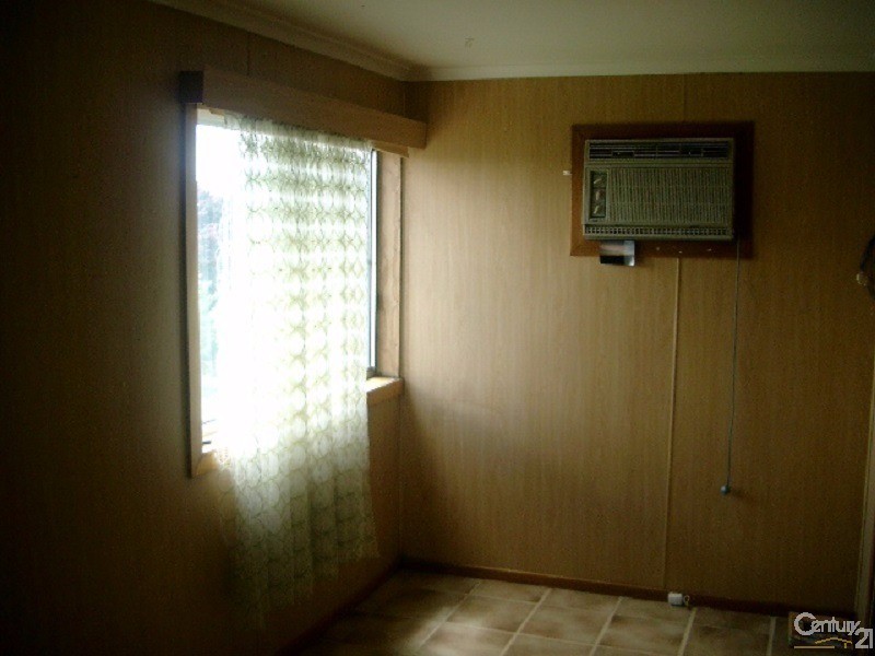 11 Howard Street, Parkes NSW 2870