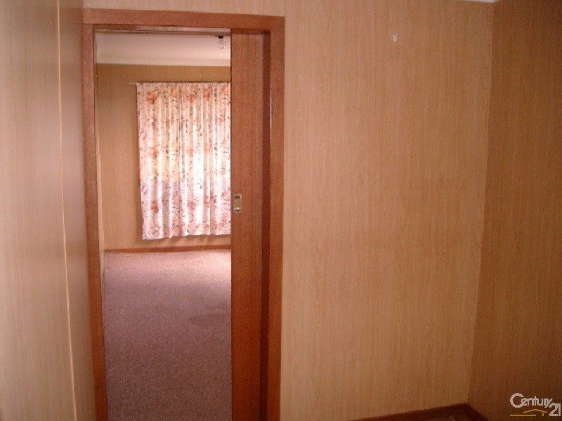 11 Howard Street, Parkes NSW 2870