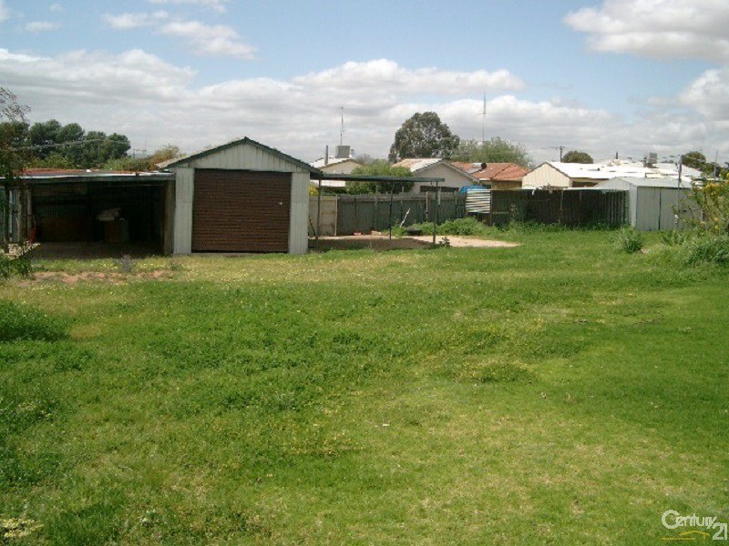 11 Howard Street, Parkes NSW 2870