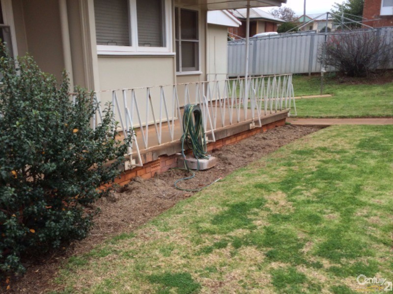4/12 Gallop Ave, Parkes NSW 2870