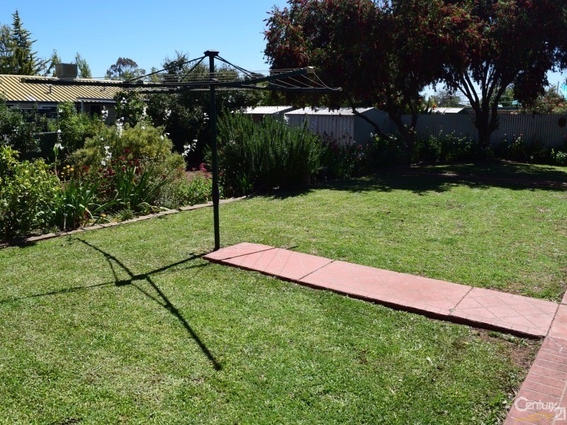 93  Victoria Street, Parkes NSW 2870