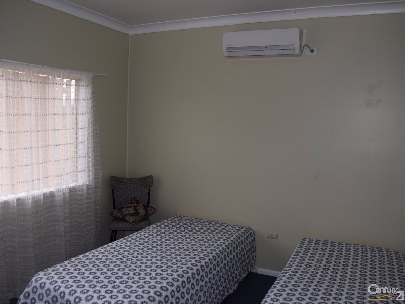 8 Hinkler Street, Tullamore NSW 2874