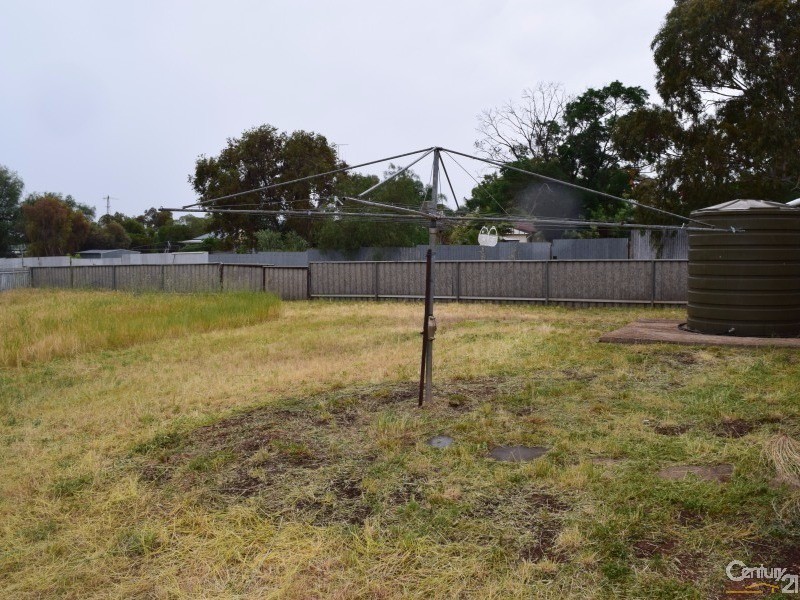 8 Hinkler Street, Tullamore NSW 2874