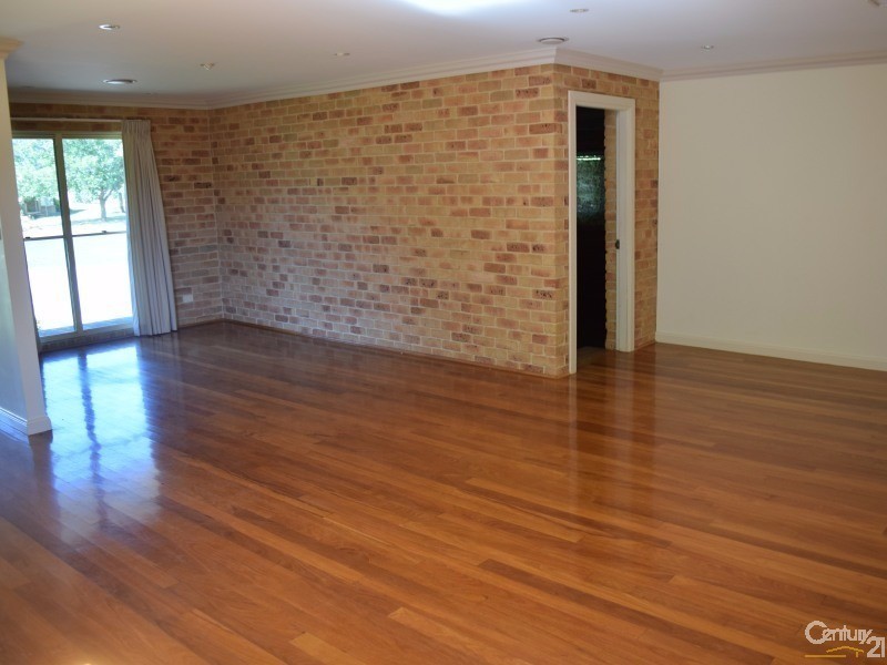 8 Arana Place, Parkes NSW 2870