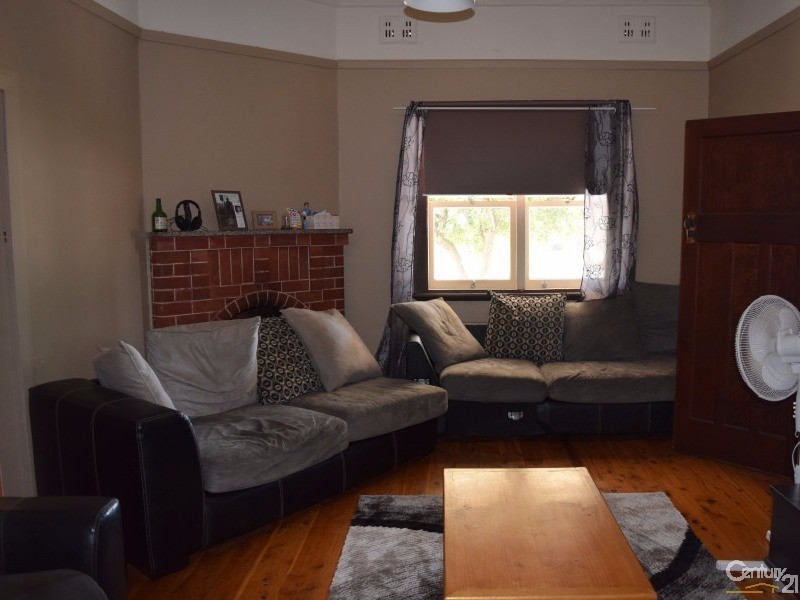 5  Cooke Street, Parkes NSW 2870